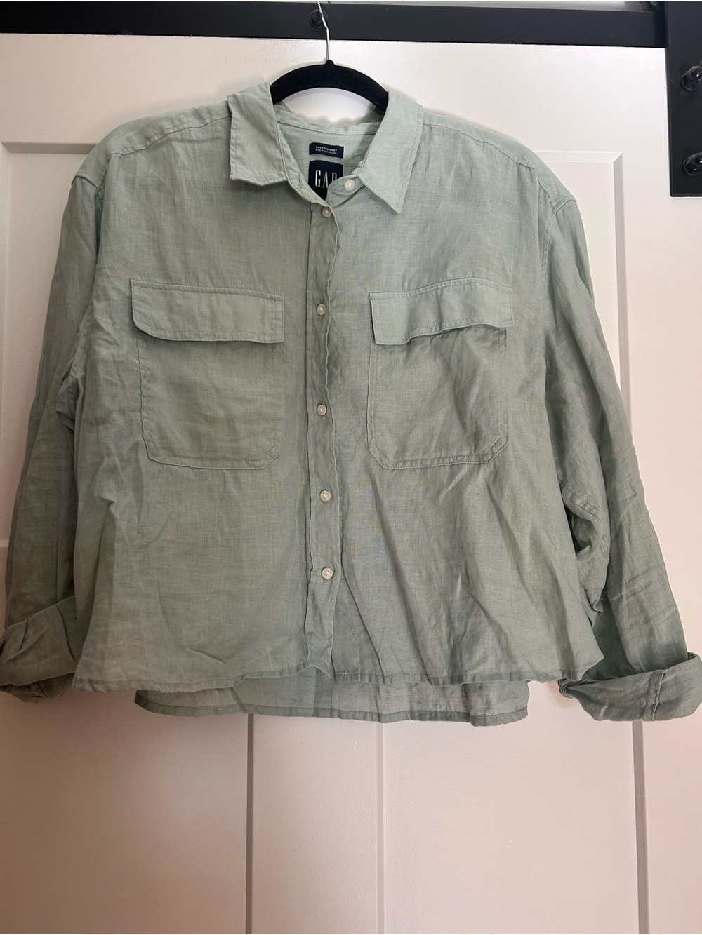GAP Women’s Linen Sage Green Button-Up Shirt